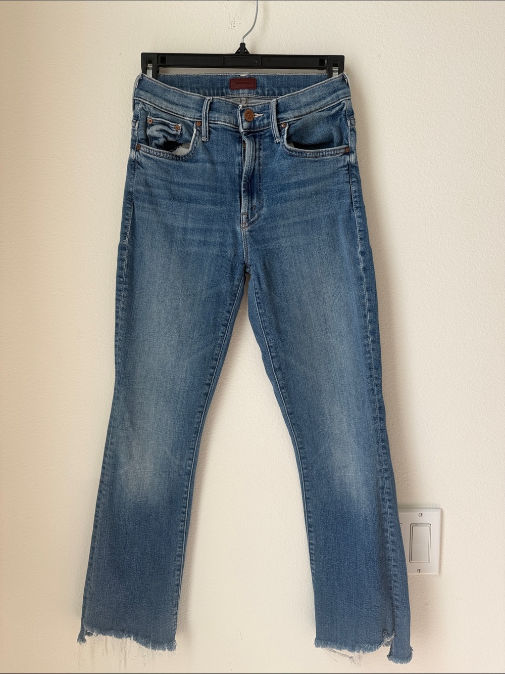 MOTHER insider crop step fray